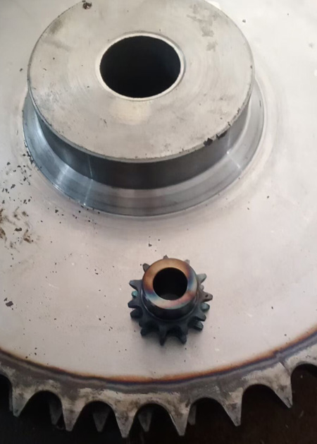 大小鏈輪.jpg 大小鏈輪.jpg